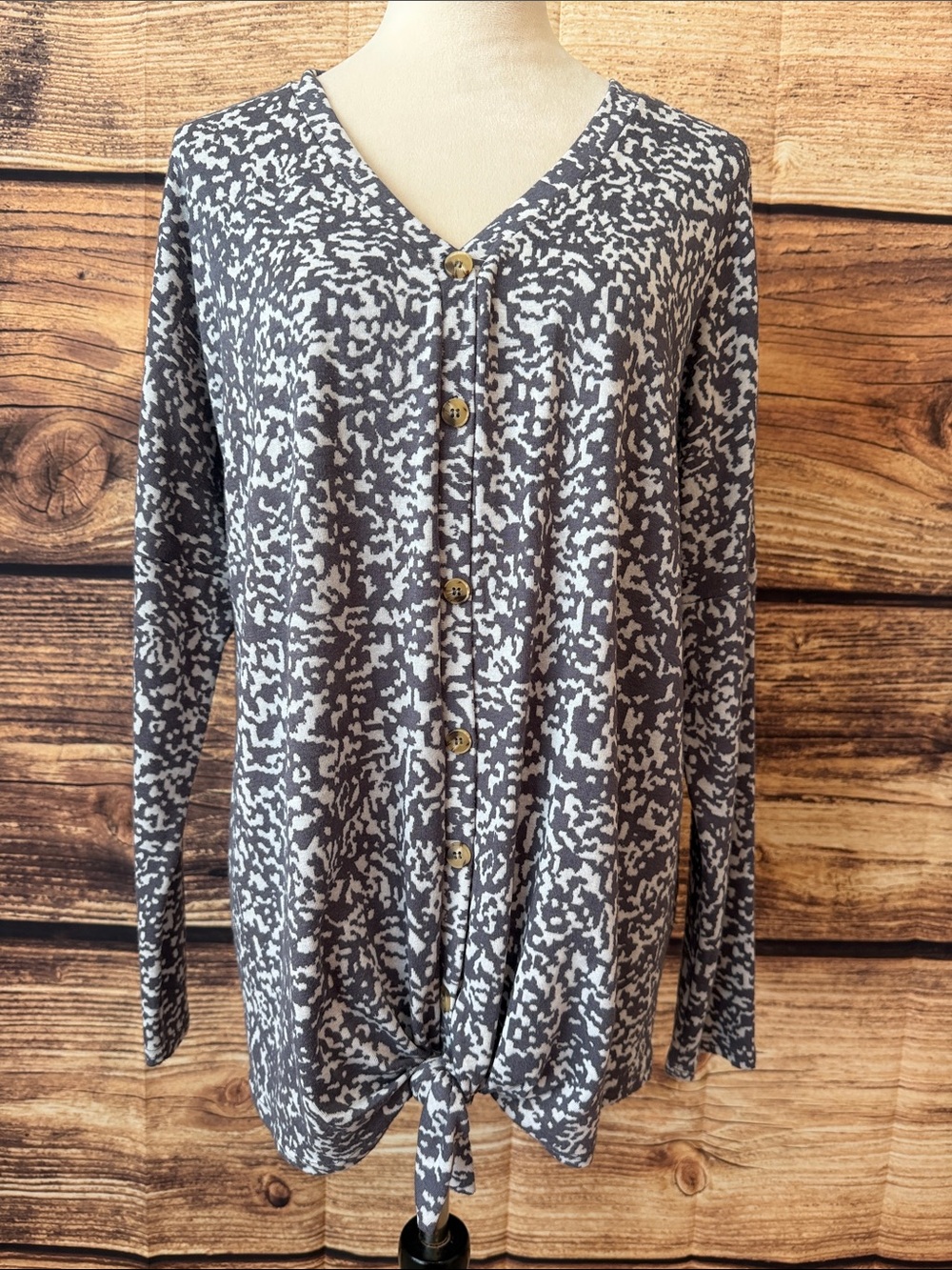 Grey Patterned Button-Front Tie-Hem Cardigan NWOT